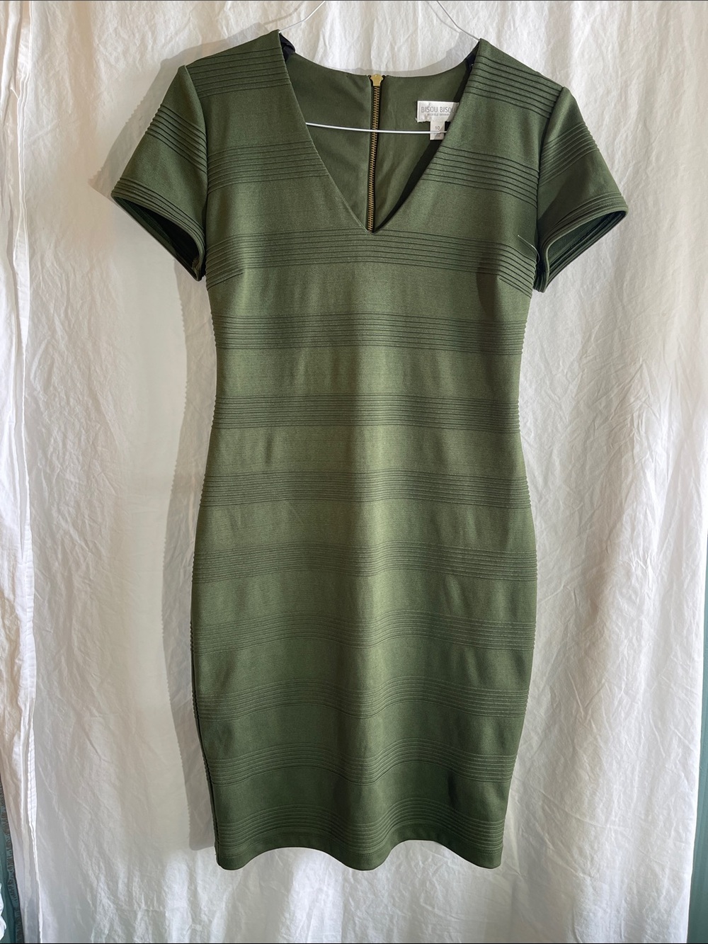 Bisou Bisou Michele Bohbot Olive Green Short Sleeve Sheath Dress NEW sz 10